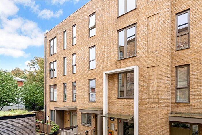 1 Bedroom Flat For Sale In Richard Tress Way, London, E3