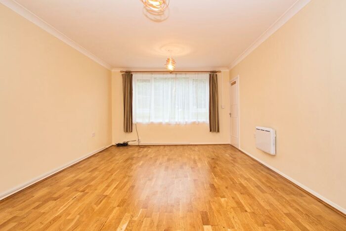 1 Bedroom Flat To Rent In Moat Lodge, London Road, Harrow On The Hill, HA1