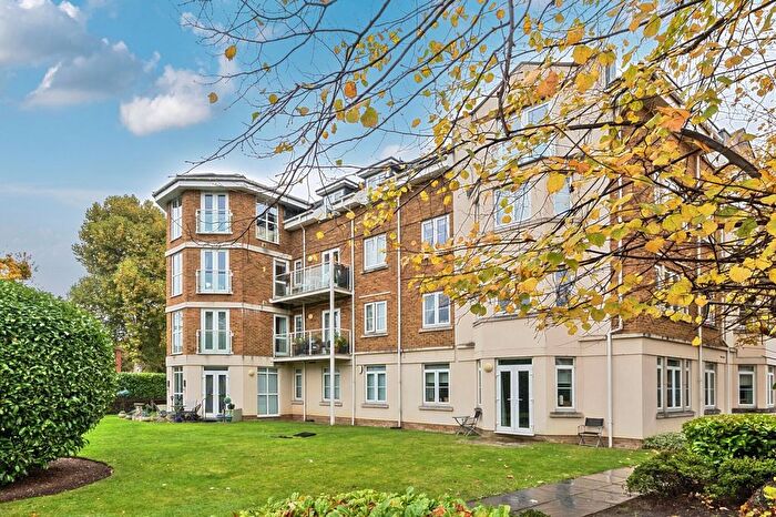 2 Bedroom Flat To Rent In Oakwood Avenue, Beckenham, BR3