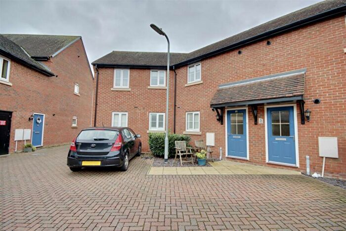 2 Bedroom Flat For Sale In Mouliere Court, Denmead, PO7