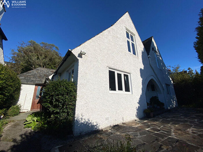 4 Bedroom Detached House For Sale In Ffriddoedd Road, Bangor, Gwynedd, LL57