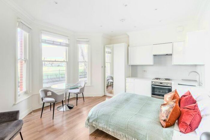 Studio To Rent In Vincent Square, Westminster, London, SW1P