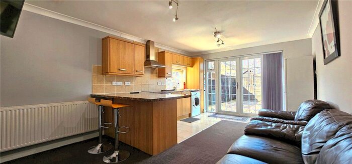 1 Bedroom Flat To Rent In Town Lane, Stanwell, Staines-Upon-Thames, Surrey, TW19
