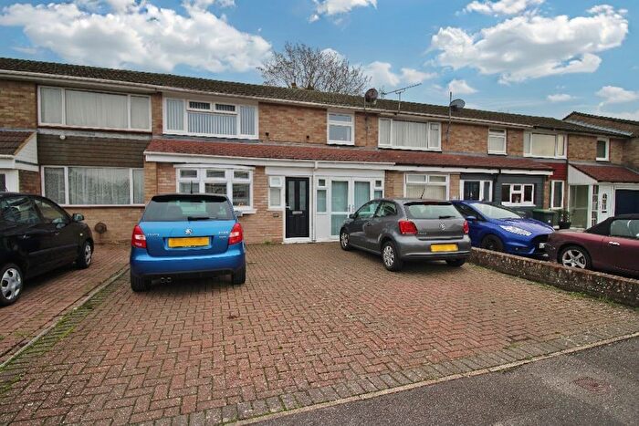 3 Bedroom Terraced House For Sale In Wendover Road, Havant, PO9