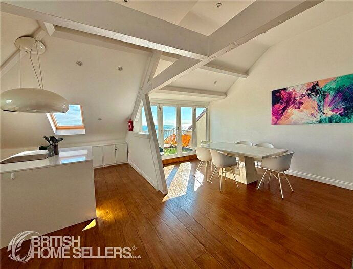 3 Bedroom Flat For Sale In Owls Road, Bournemouth, Dorset, BH5