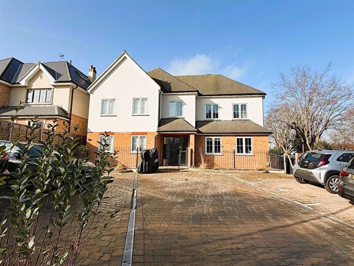 2 Bedroom Flat For Sale In Selcroft Road, Purley, CR8