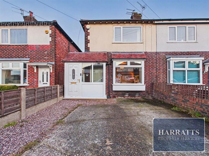 2 Bedroom Semi Detached House For Sale In Forbes Road, Stockport, SK1