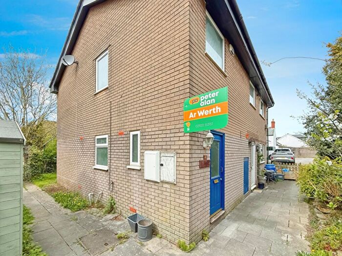 2 Bedroom Flat For Sale In Summerland Close, Llandough, Penarth, CF64