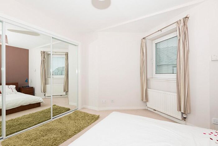 1 Bedroom Flat To Rent In Fraser Place, City Centre, Aberdeen, AB25