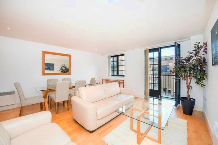 2 Bedroom Flat To Rent In Fennel Apartments, Cayene Court, London, SE1