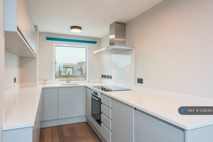 2 Bedroom Flat To Rent In Cromwell Road, Hove, BN3