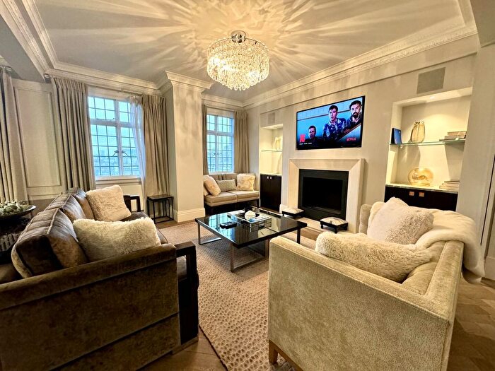 4 Bedroom Flat To Rent In Baker Street, London, NW1