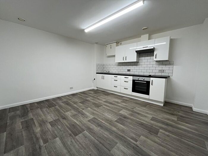 3 Bedroom Apartment To Rent In Bournemouth, BH1