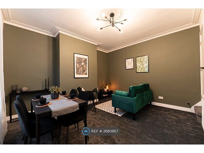 2 Bedroom Terraced House To Rent In Harold View, Leeds, LS6