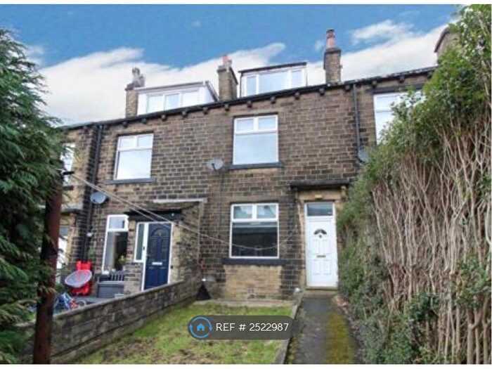 3 Bedroom Terraced House To Rent In Victoria Street, Keighley, BD22