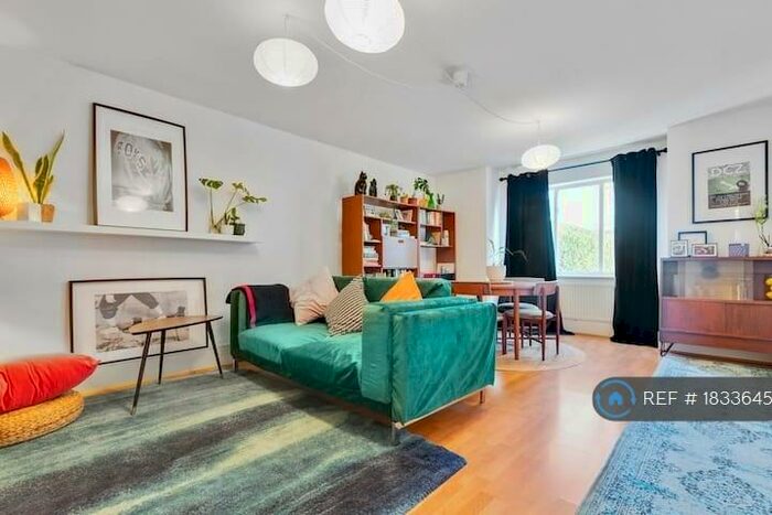 2 Bedroom Flat To Rent In Waterfield Close, Belvedere, DA17