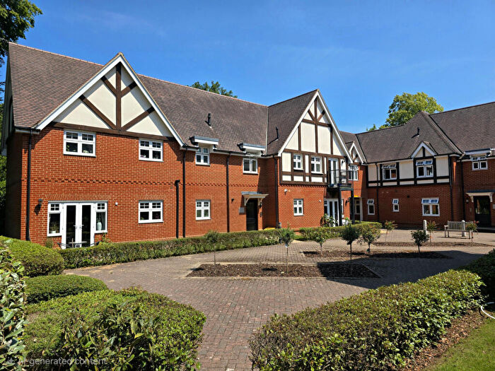 2 Bedroom Flat For Sale In Wray Common Road, Reigate, RH2