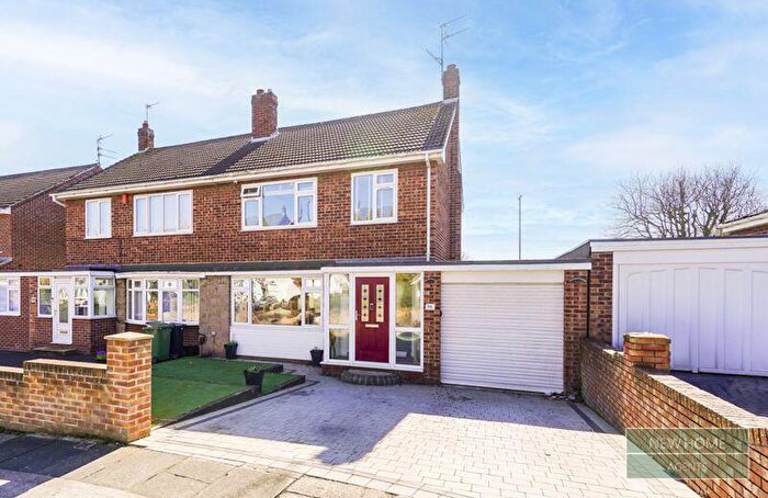 3 Bedroom Semi-Detached House For Sale In Highside Drive, Sunderland, SR3