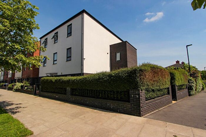 4 Bedroom Semi Detached House To Rent In Dorado Drive, Balby, Doncaster, DN4