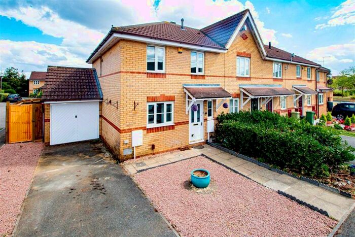 3 Bedroom End Of Terrace House To Rent In Ampleforth, Monkston, Milton Keynes, MK10