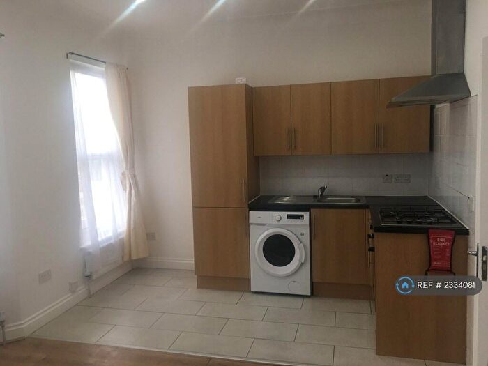 1 Bedroom Flat To Rent In Drayton Road, London, E11