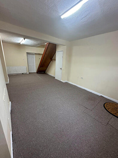 2 Bedroom Terraced House To Rent In Mitcham Road, Croydon, Surrey, CR0