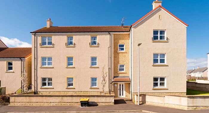 2 Bedroom Flat To Rent In Wymet Gardens, Edinburgh, EH22