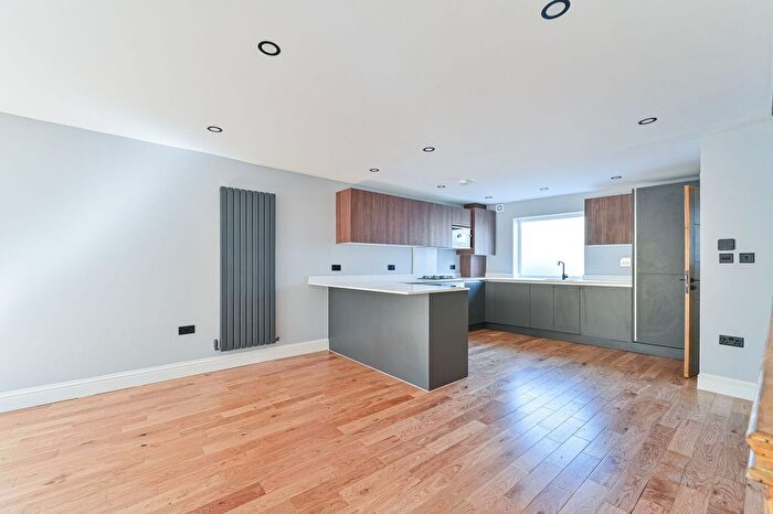3 Bedroom Flat For Sale In York Road, Wimbledon, SW19