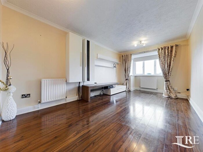 1 Bedroom Flat To Rent In Debham Court, Pinemartin Close, London, NW2