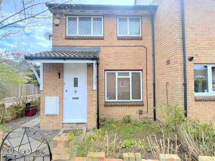 3 Bedroom End Of Terrace House To Rent In Wallace Close, Thamesmead, London, SE28