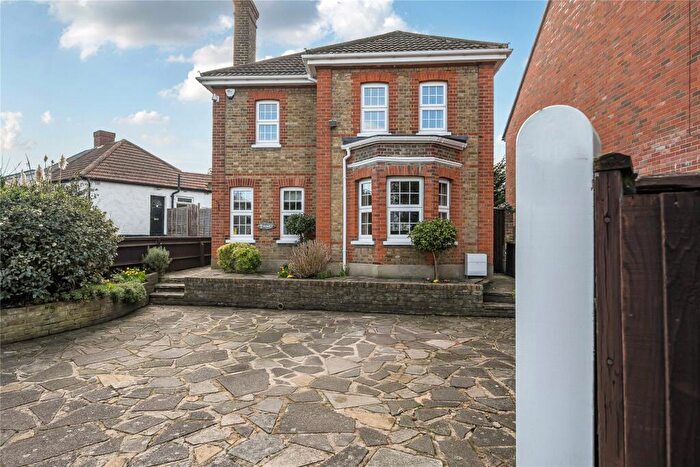 4 Bedroom Detached House For Sale In Chelsfield Road, Orpington, BR5