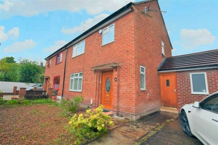 3 Bedroom Semi-Detached House To Rent In Northen Grove, Manchester, M20