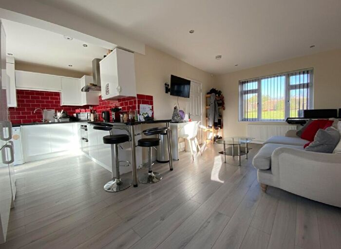 6 Bedroom House To Rent In Rookery Road, Selly Oak, Birmingham, West Midlands, B29