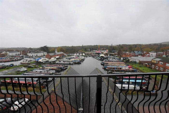 2 Bedroom Flat To Rent In Waterfront View, York Street, Stourport-On-Severn, DY13