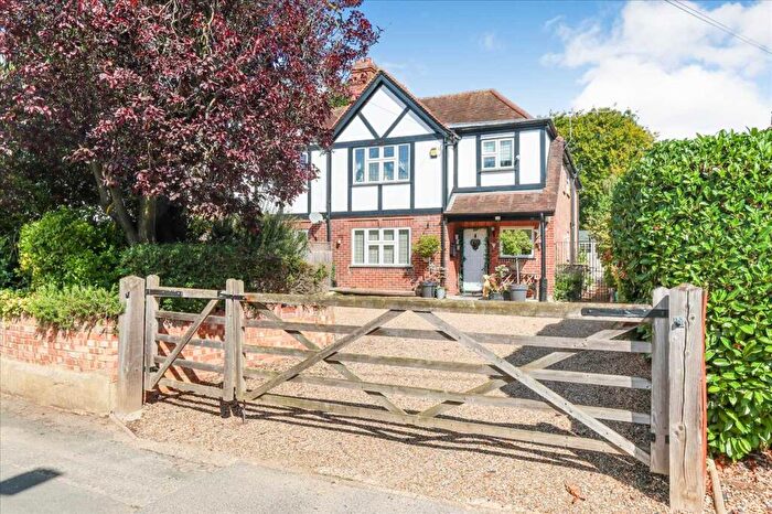 4 Bedroom Semi-Detached House For Sale In Lower Cippenham Lane, Cippenham, Slough, SL1