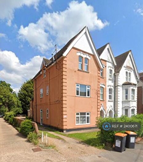 2 Bedroom Flat To Rent In Shakespeare Road, Bedford, MK40