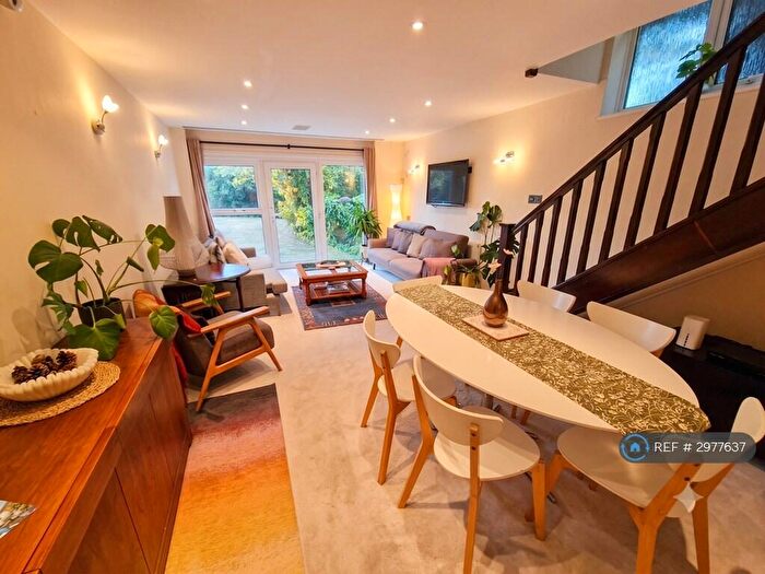 2 Bedroom End Of Terrace House To Rent In Prospect Road, Barnet, EN5