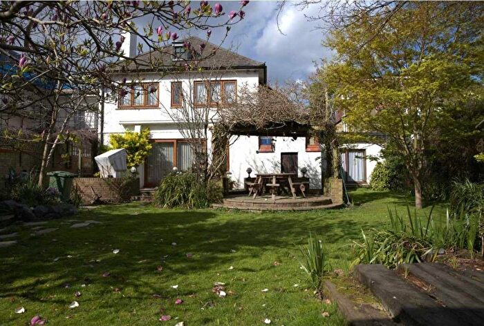 6 Bedroom Detached House For Sale In The White Cottage, Sutherland Road, Ealing, W13