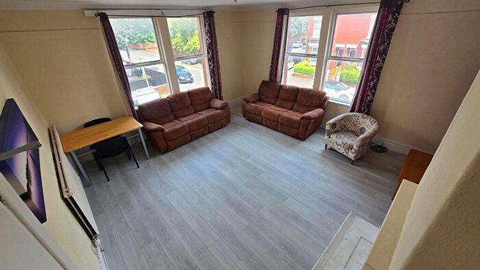 5 Bedroom House To Rent In Belgrave Avenue, Manchester, M14