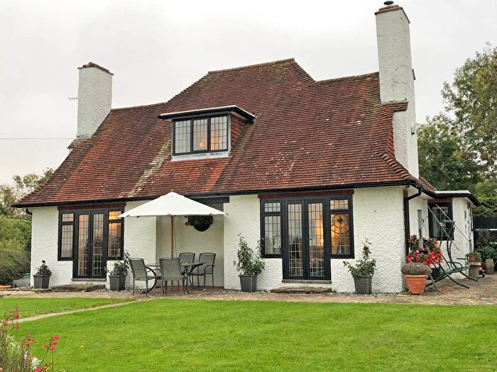 4 Bedroom Detached House For Sale In The Close, Off Huggetts Lane, Eastbourne, BN22