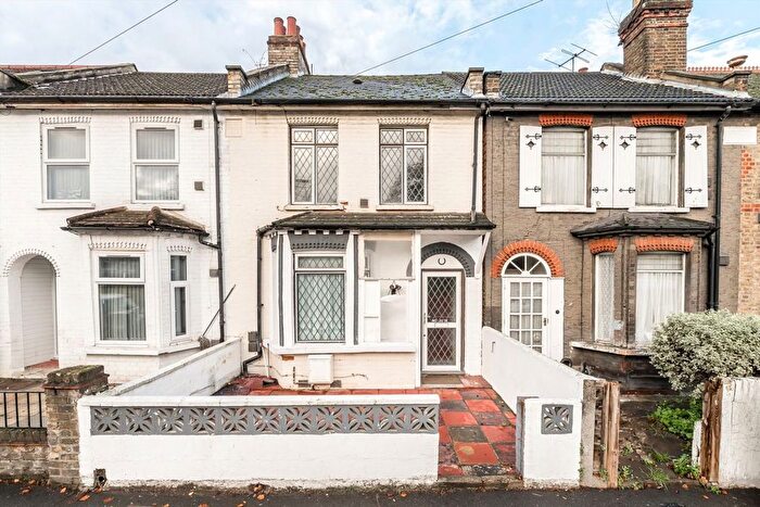 3 Bedroom Property For Sale In Inwood Road, Hounslow, TW3