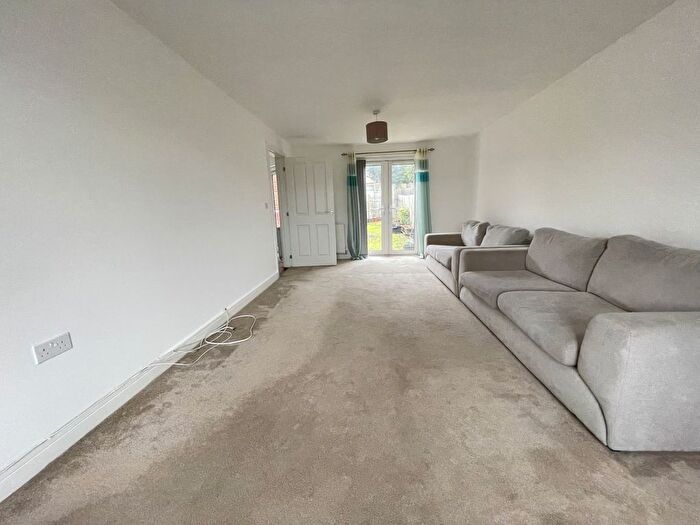 4 Bedroom Semi-Detached House To Rent In Rossway Drive, Bushey, WD23