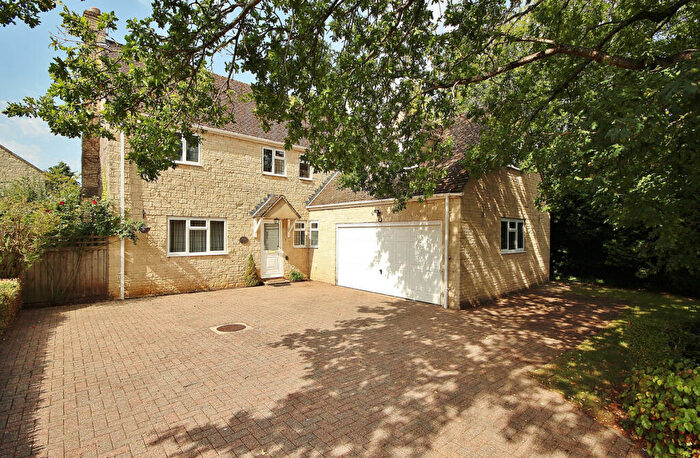 4 Bedroom Detached House For Sale In Wroslyn Road, Freeland, OX29