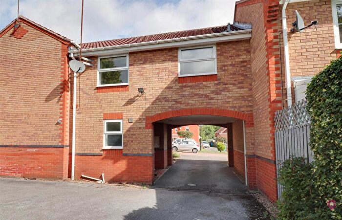 1 Bedroom Town House For Sale In Hall Meadow Drive, Halfway, Sheffield, S20