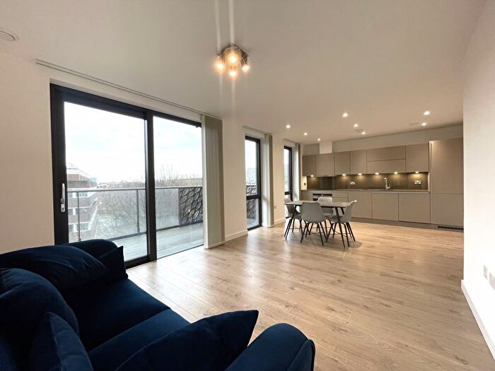 2 Bedroom Flat To Rent In Henley Heights, Caledonian Road, N1