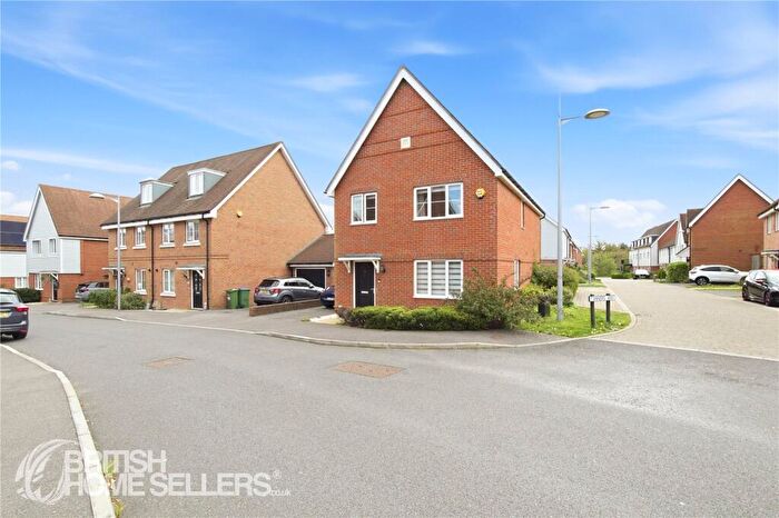 4 Bedroom Detached House For Sale In Tributary Lane, Faygate, Horsham, West Sussex, RH12