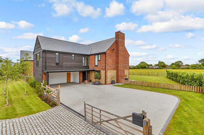 5 Bedroom Detached House For Sale In The Street, Bossingham, Canterbury, Kent, CT4
