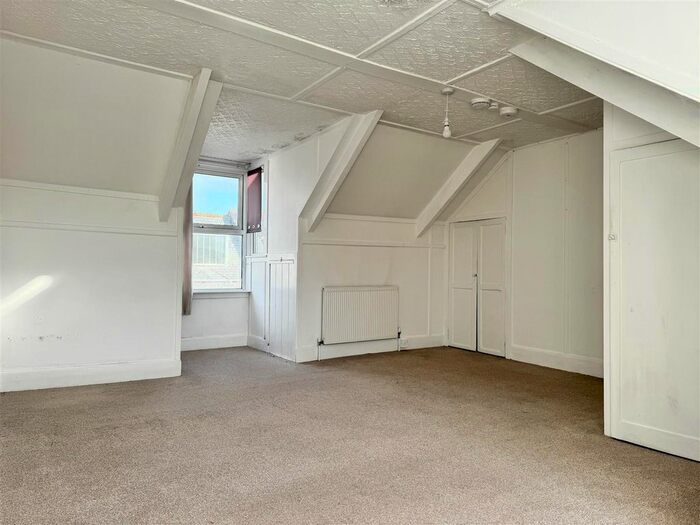 2 Bedroom Flat To Rent In Grosvenor Avenue, Newquay, TR7