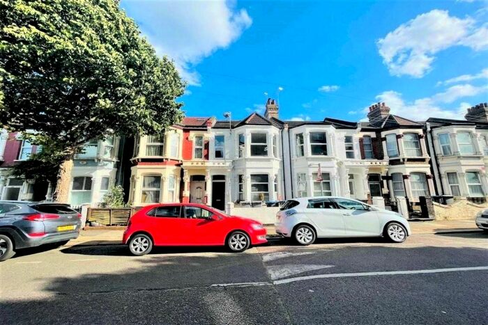 2 Bedroom Flat To Rent In Purves Road, London, NW10