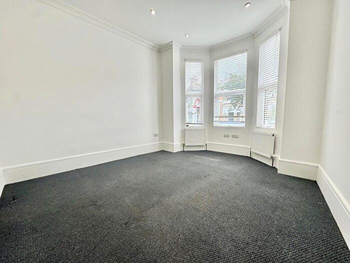 Apartment To Rent In East Dulwich Grove, SE22